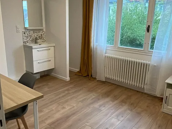 Loue chambres meublées pour étudiants (Saint Maur des Fossés) 