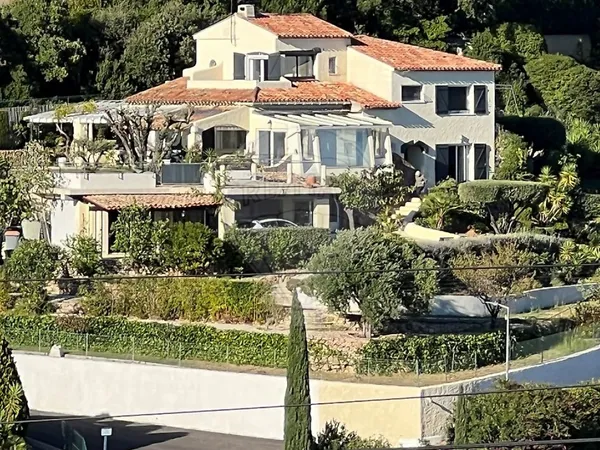 Maison 10 pièces 235 m² 