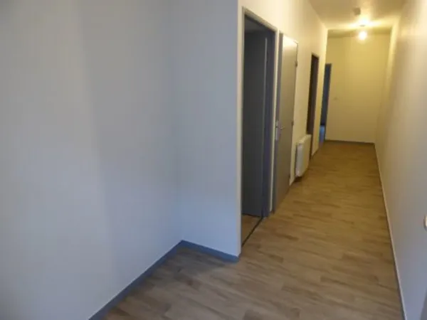 Votre agence France Loire Aubigny S/Nère vous propose cet appartement à la location sur la commune 