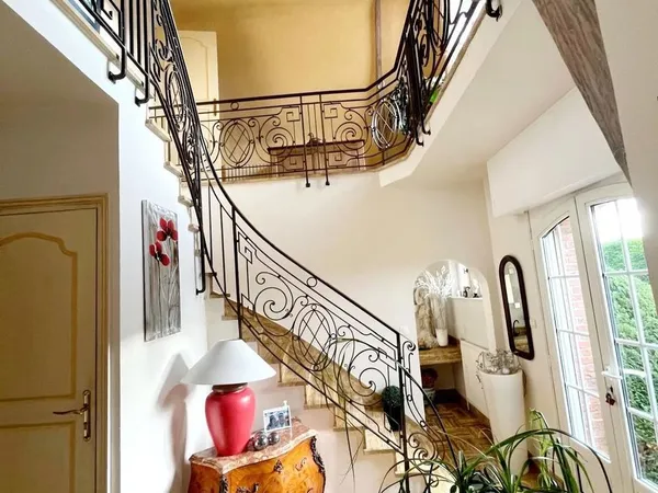 Maison d'exception : 216m2/2000m2 à 20 mn de LILLE 