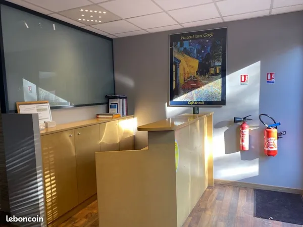 Boutique 77 m² Clamart 