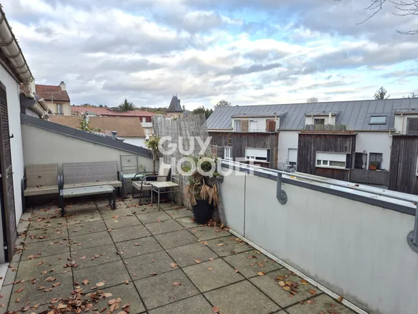 Terrasse exceptionnelle! Au dernier étage avec ascenseur 
