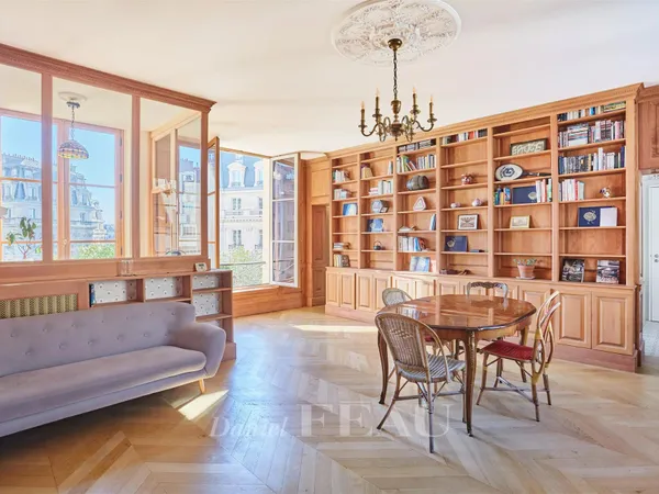 Paris Ier - Fondation Pinault - vue dégagée et soleil 