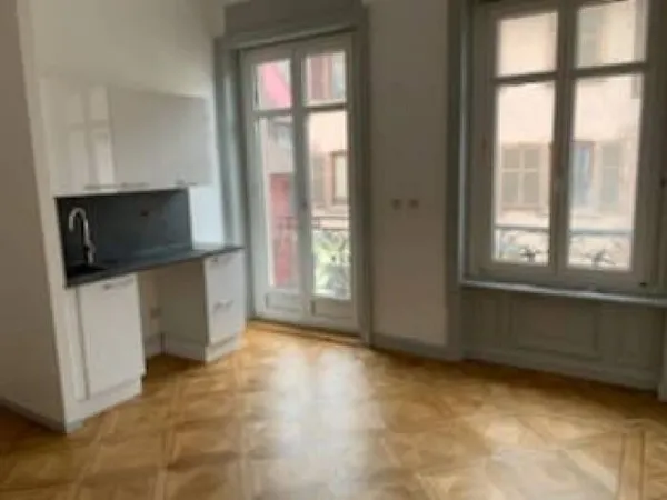 Studio 1 pièce 23 m² 