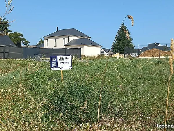 Terrain 1 087 m² Fondettes 