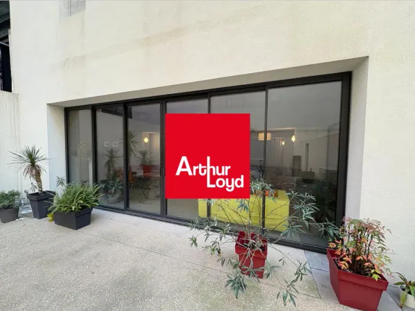 Bureaux / local avec cour à vendre - La Joliette - 13002 Marseille 