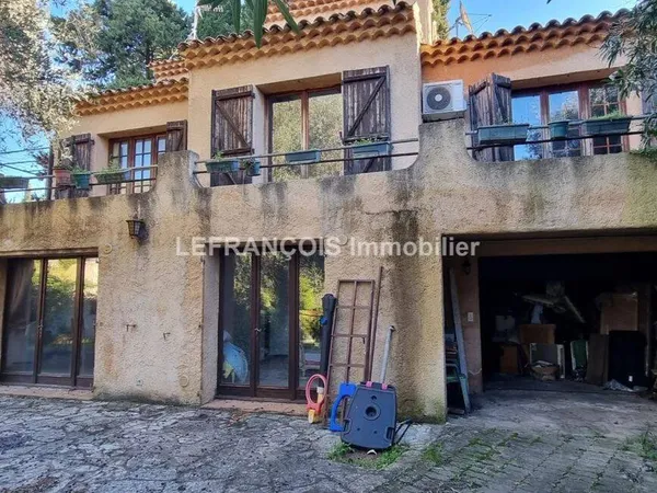 Villa 7 pièces 209 m² 