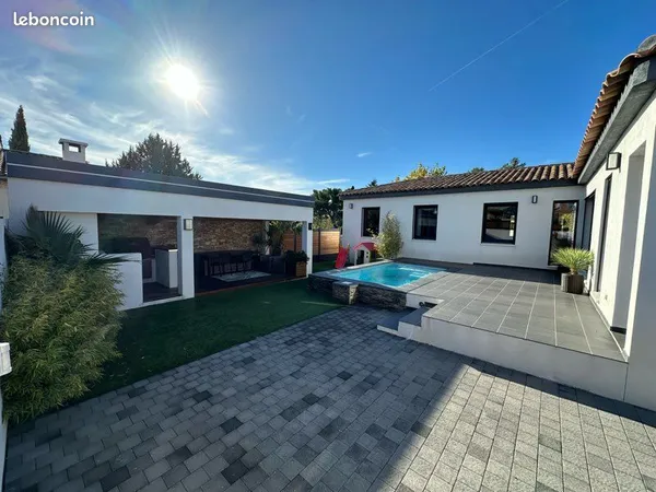 Villa très récente T4 
