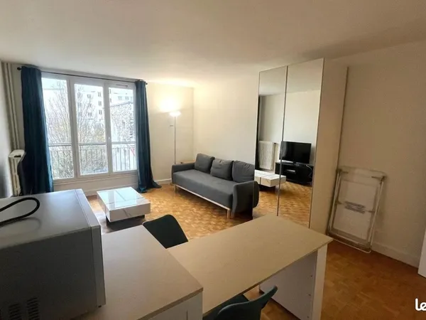 Studio 1 pièce 30 m² 