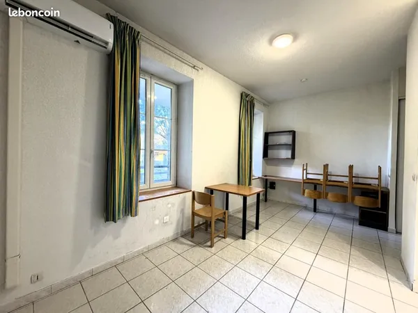 Studio 1 pièce 23 m² 