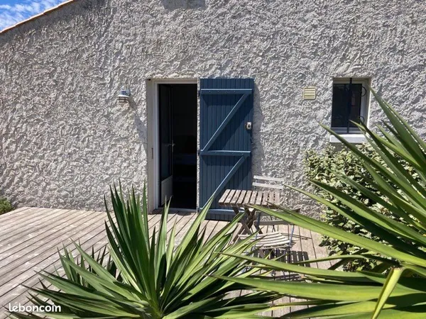 Location studio meublé à l'année 