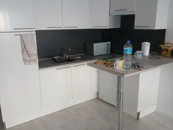 Particulier, loue très beau studio meublé refait à neuf 