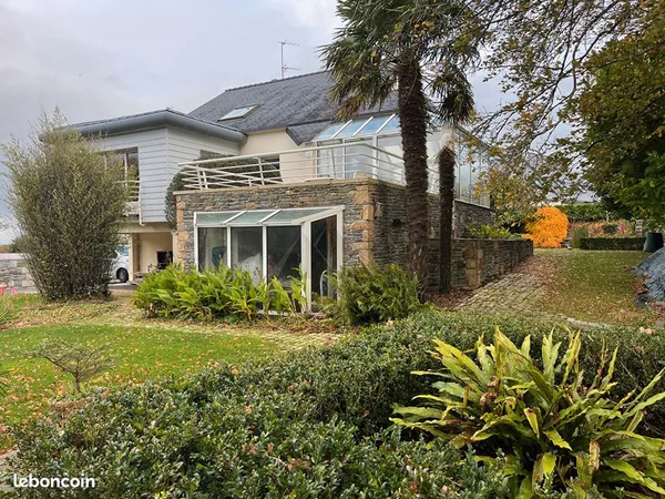Propriété 6 pièces 223 m² 