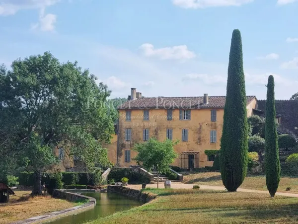 Pépite viticole confidentielle 20 ha en Provence 