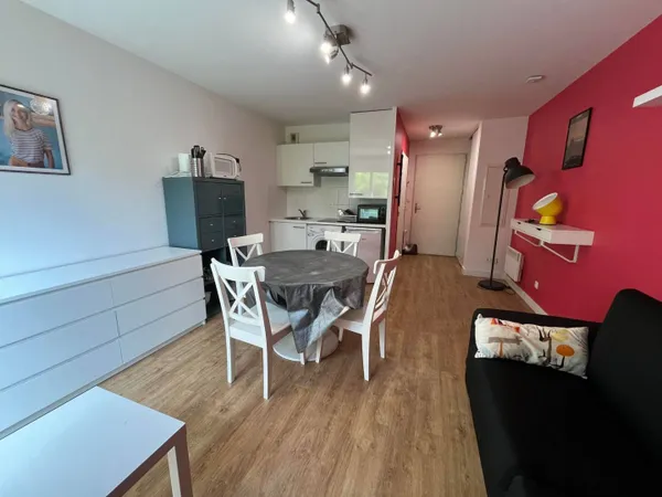 Studio 1 pièce 25 m² 