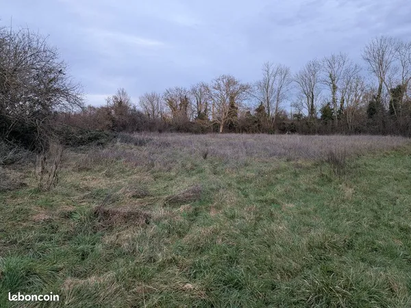 Terrain 4000 m² GANNAT 