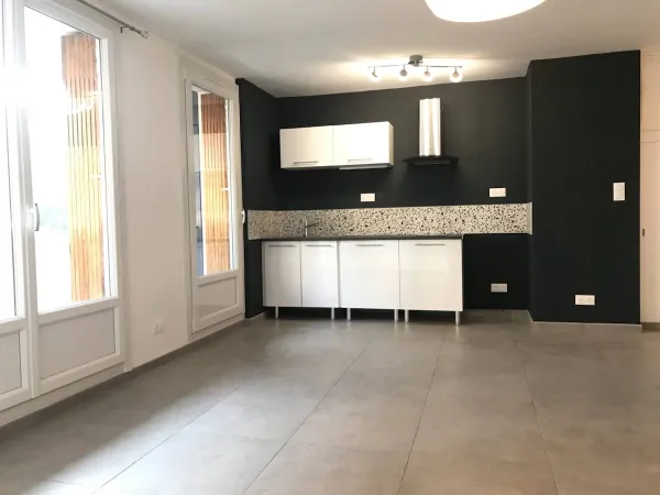 Loue Paisible et Lumineux T3 à deux pas du Métro Cusset Villeurbanne 