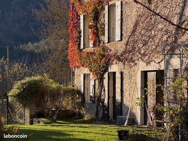 Maison 8 pièces 335 m² 