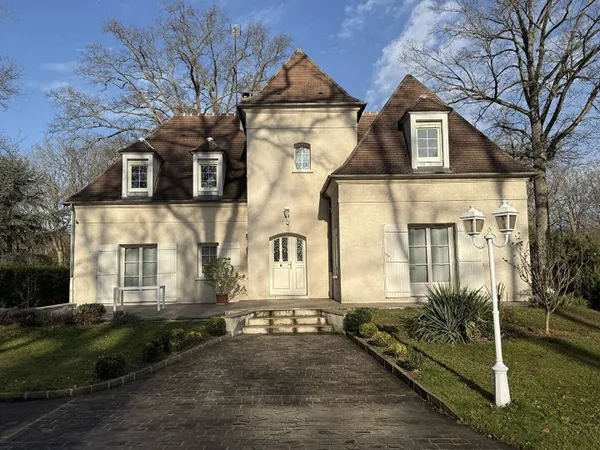 Maison 7 pièces 194 m² 