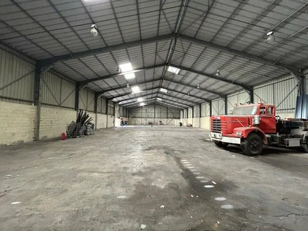 Entrepôt 1000 m² 