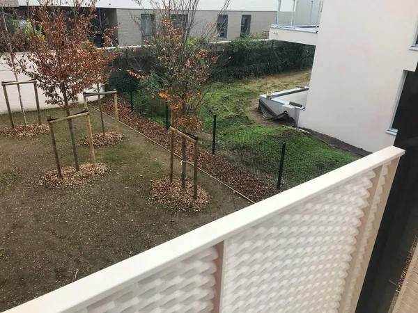 Loue T3 avec terrasse sur jardin proche Part Dieu 