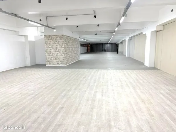 Local 500 m² Pantin 