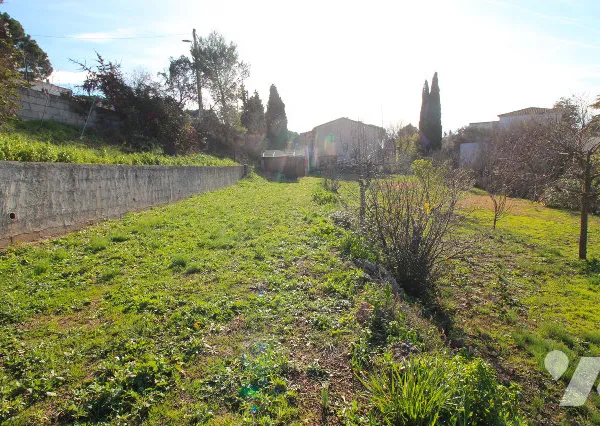 Terrain 757 m² 