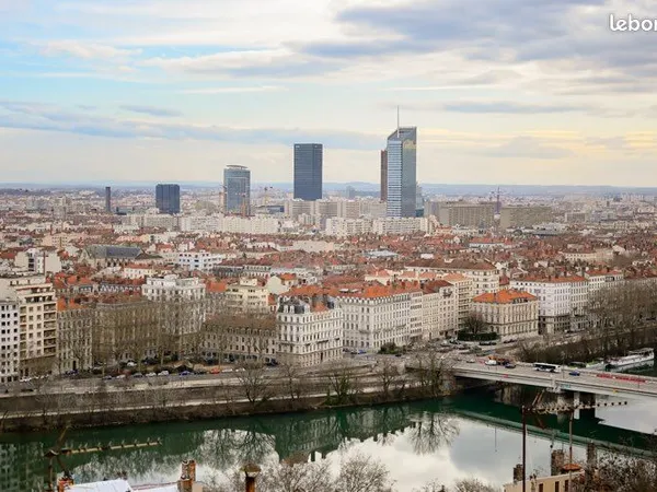 T3 canut vue exceptionnelle sur le Rhone 