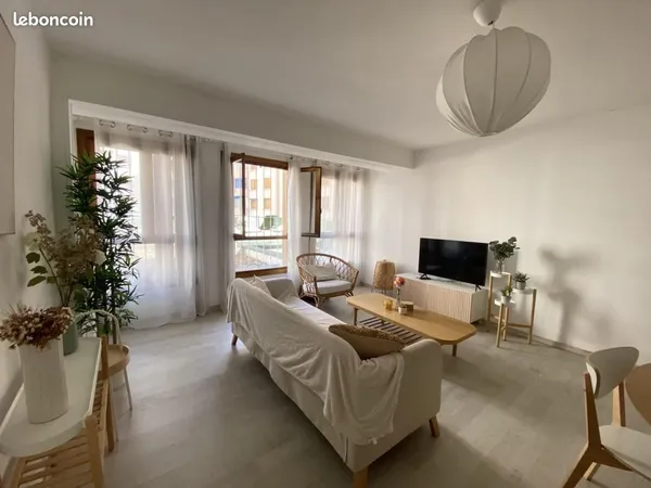 Chambre 5 pièces 15 m² 