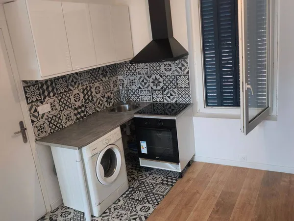Studio 1 pièce 22 m² 