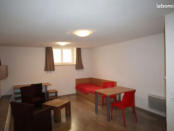 Studio 1 pièce 30 m² 