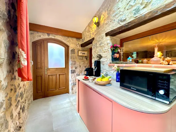 GORBIO - Maison de village 2 pièces refaite à neuf 