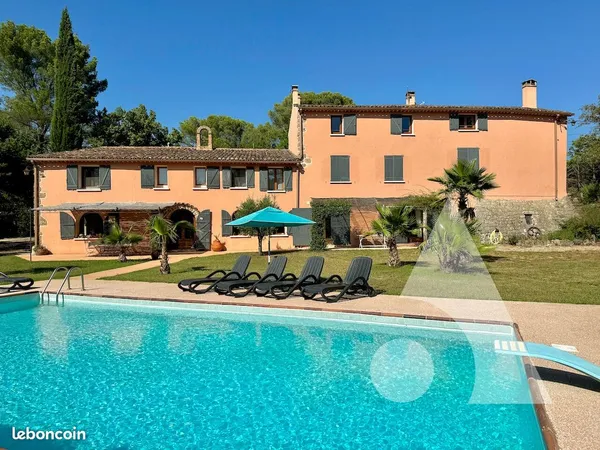 Maison 17 pièces 470 m² 
