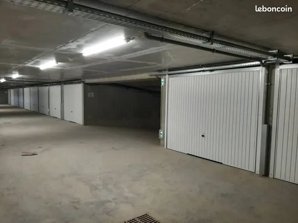 🏢 Garage à louer / Box / Garde-meubles / Bain de bretagne 🏢 