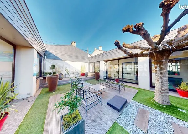 Maison 8 pièces 396 m² 