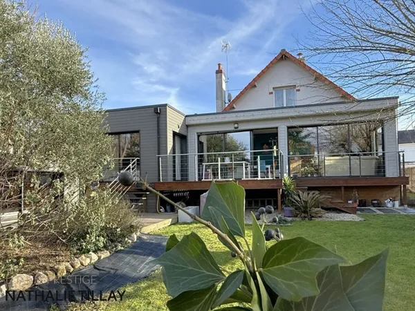 OLIVET Bourg, Maison de ville à vendre, 175 m² , parcelle 920 m², studio indépendant 