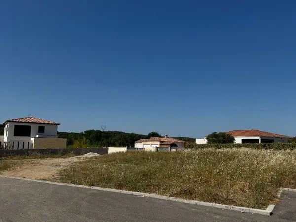 Terrain 621 m² 