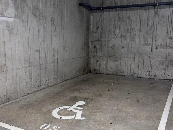 Parking - Garage Location Tours   50€
