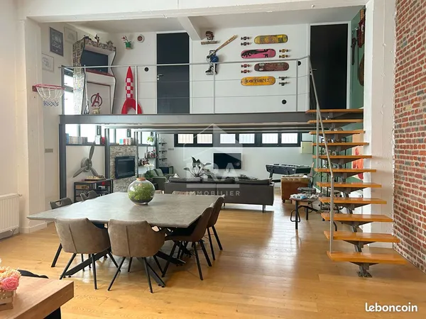 Loft/atelier/surface 4 pièces 160 m² 