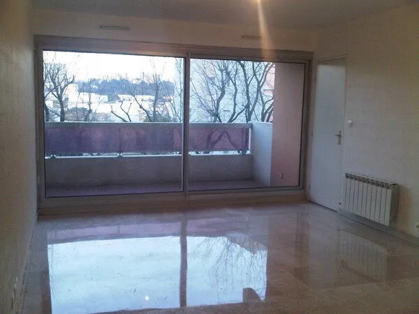 Appartement 2 pièces + terrasse+ parking privé - 48,43m2- 13012 Marseille 