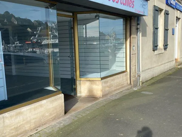 Local commercial 48m2 Port en Bessin 