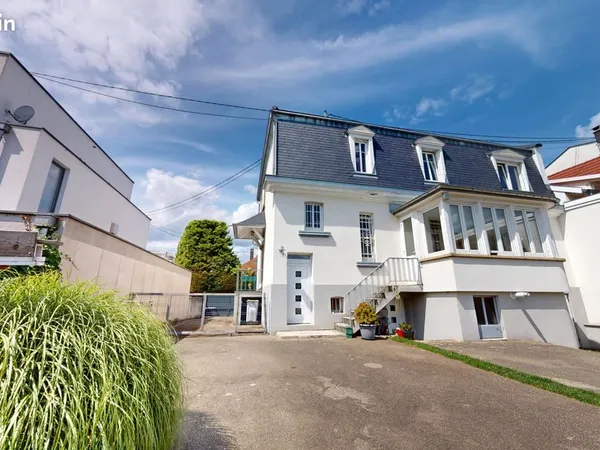 Maison 8 pièces 204 m² 