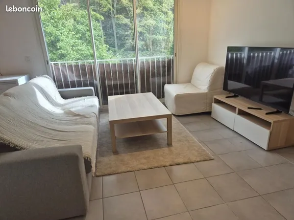 Studio 1 pièce 25 m² 