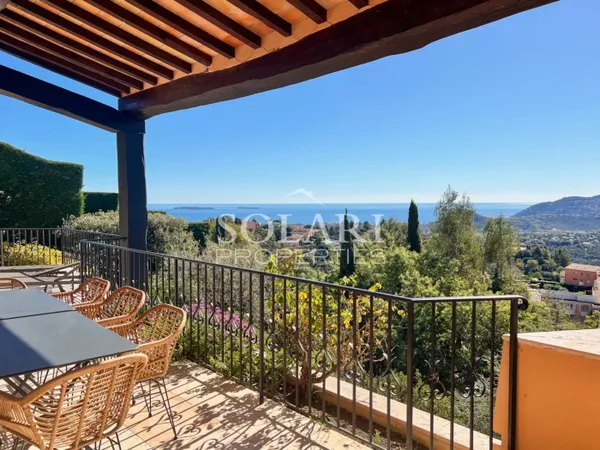 Villa avec piscine et vue panoramique pour 8 personnes à Mandeli 