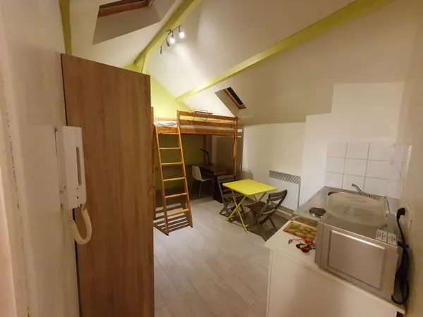 Jouy en Josas : Chambre indépendante - proche LEA/CFI - HEC- Paris Saclay et Versailles 