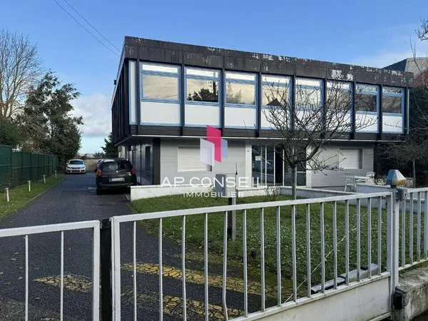 Bureau Location Saint-Cyr-l'École   6250€