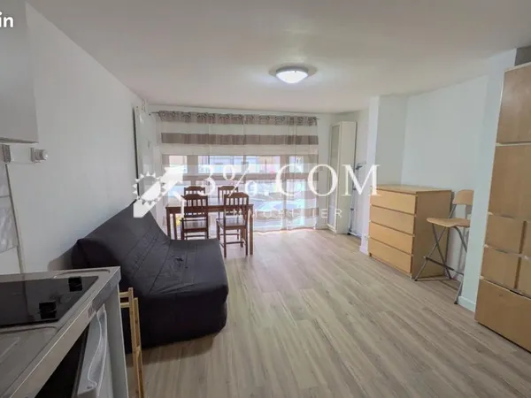 Studio 1 pièce 20 m² 