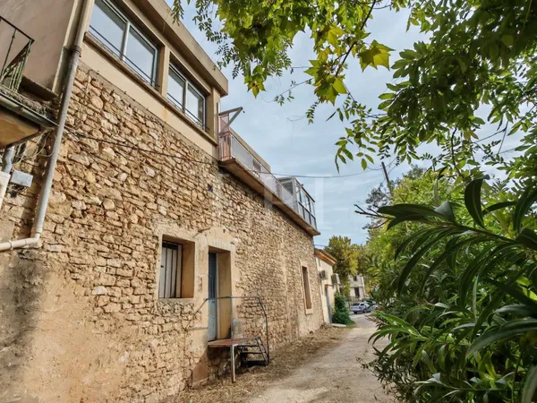 IMMEUBLE AVEC GARAGES 