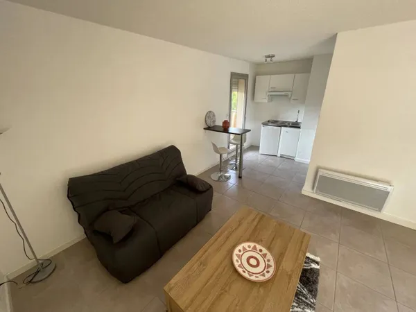 Studio 1 pièce 30 m² 