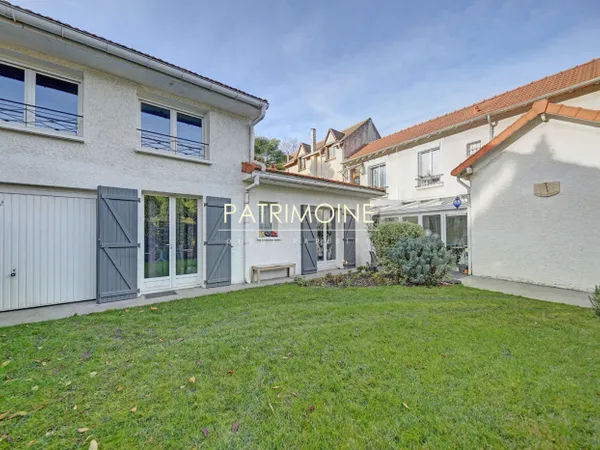 Maison Suresnes 7 pièce(s) 155 m2 avec joli jardin 